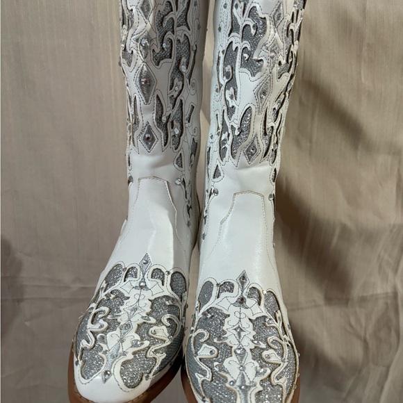 White & Silver Cowgirl Boots Rhinestone‎ Sparkly Western Cowboy Boots Size 7.5 - Picture 2 of 13